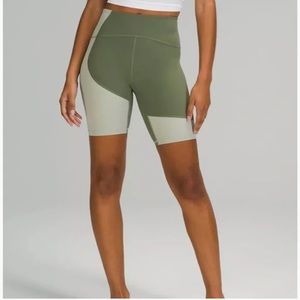 Lululemon Nulu Color Block High Rise Short 8"